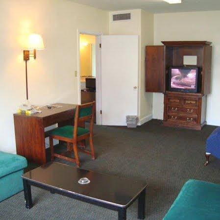 Town House Motel テューペロ エクステリア 写真